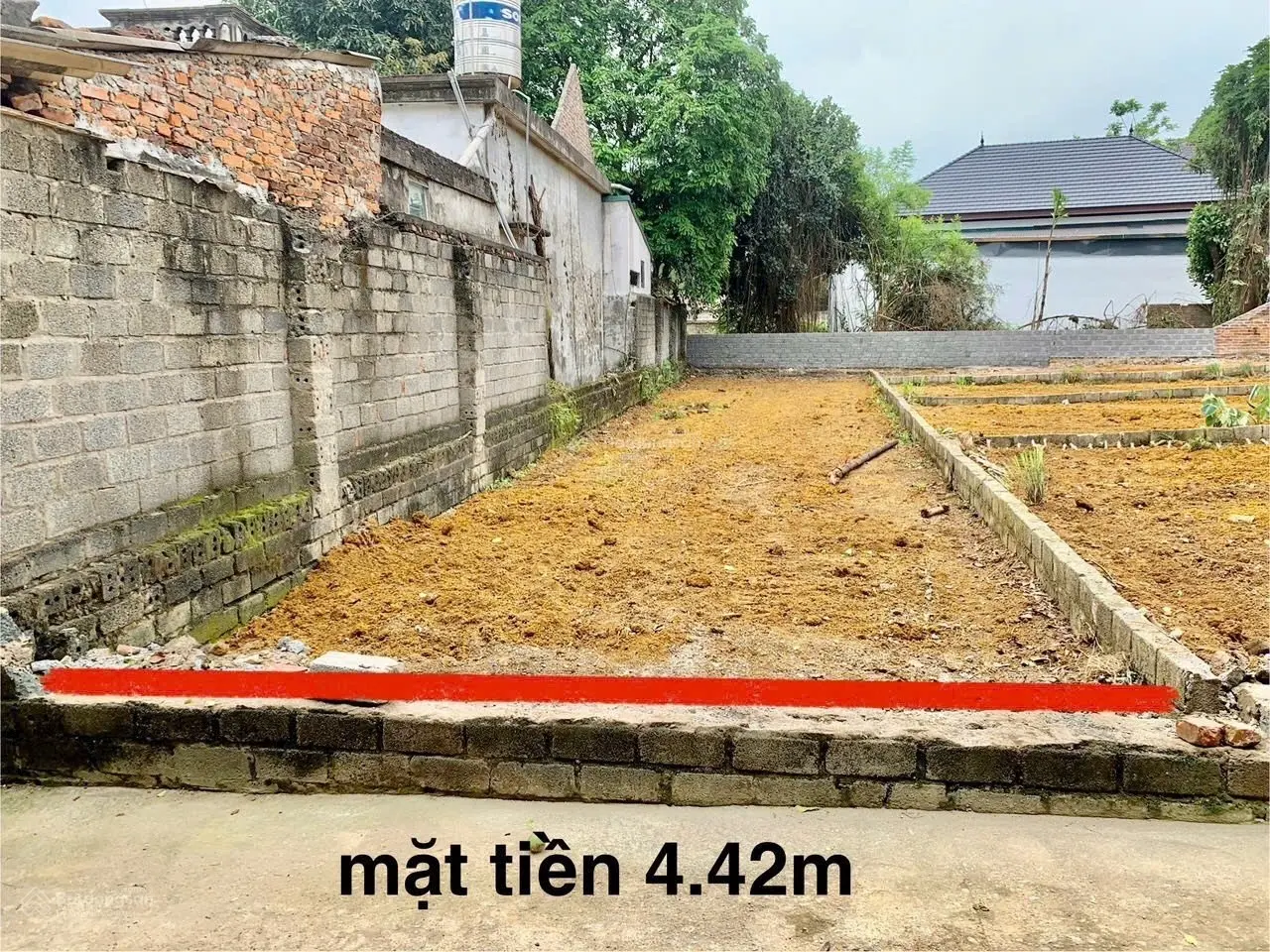 Bán lô đất gần chợ S =145m2 giá tốt nhất, tiện ích Đầy đủ. Cách trường học C1 C2, uỷ ban chỉ 100m