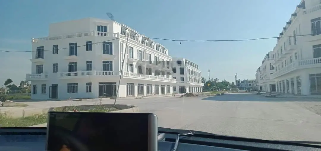 Cần bán lô đất mb 83 Quảng Phú, trục đường đôi 30m