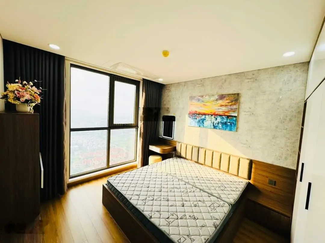 Chủ nhà gửi bán căn hộ 2 ngủ, view thoáng. Để lại toàn bộ nội thất cao cấp. ( cam kết GIÁ THẬT)
