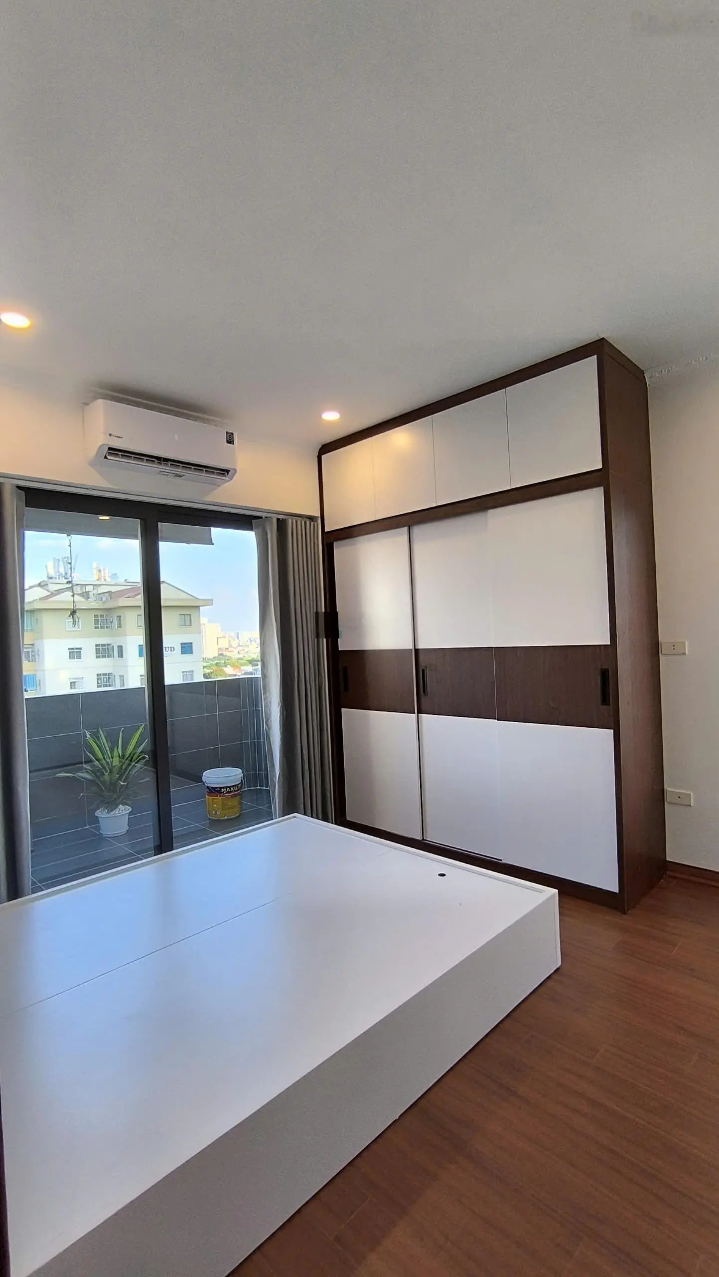 (Nhà đẹp) bán căn hộ tại dự án: C2 - Nguyễn Cơ Thạch 2PN + 1 2VS, 82m2, full nội thất, BC Đông Nam