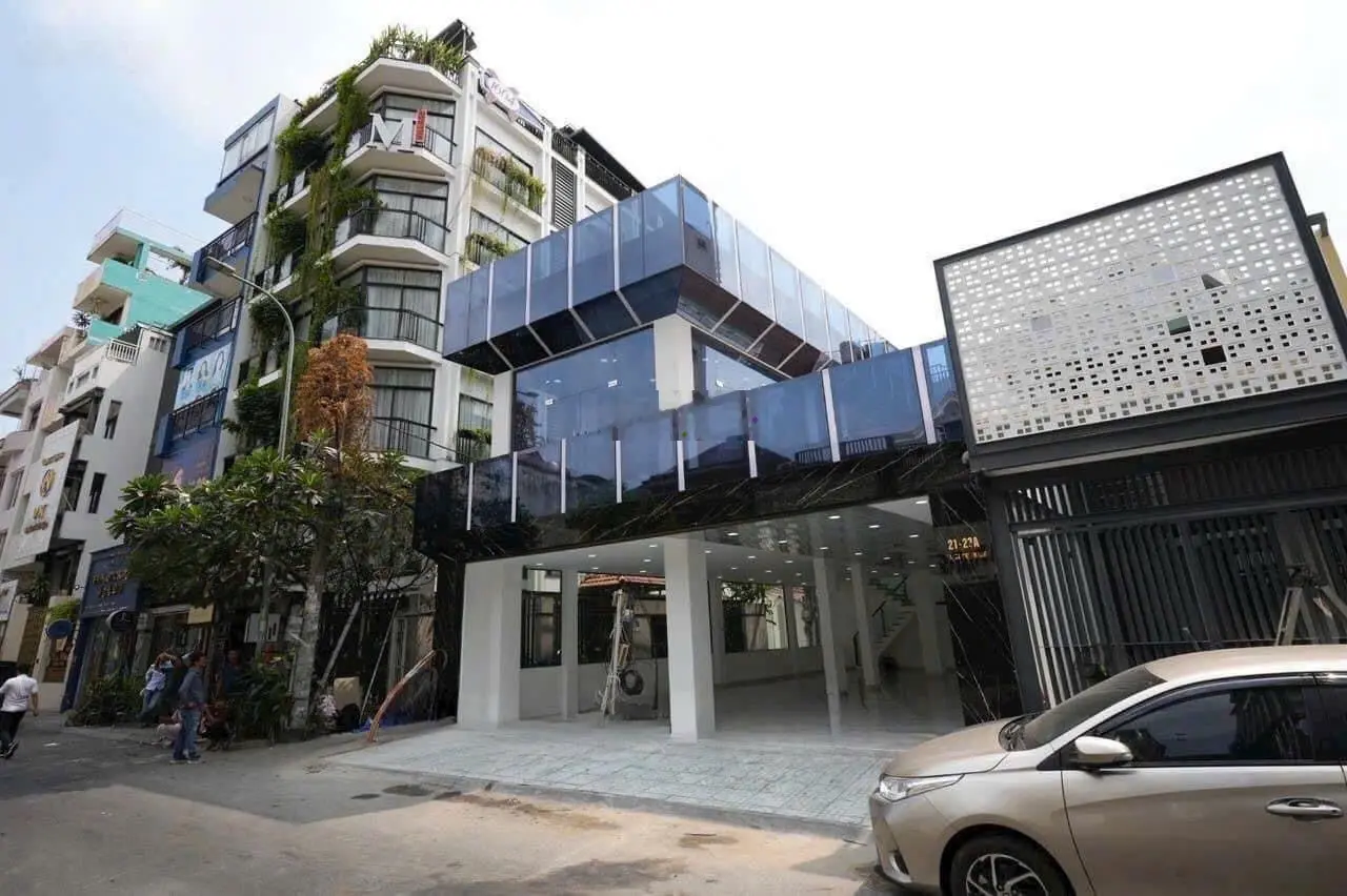 Thương hiệu - Mặt tiền Nguyễn Thị Minh Khai, P. PNL - 9x20m - XD: Hầm 8 tầng - HĐ 180 triệu - 40 tỷ