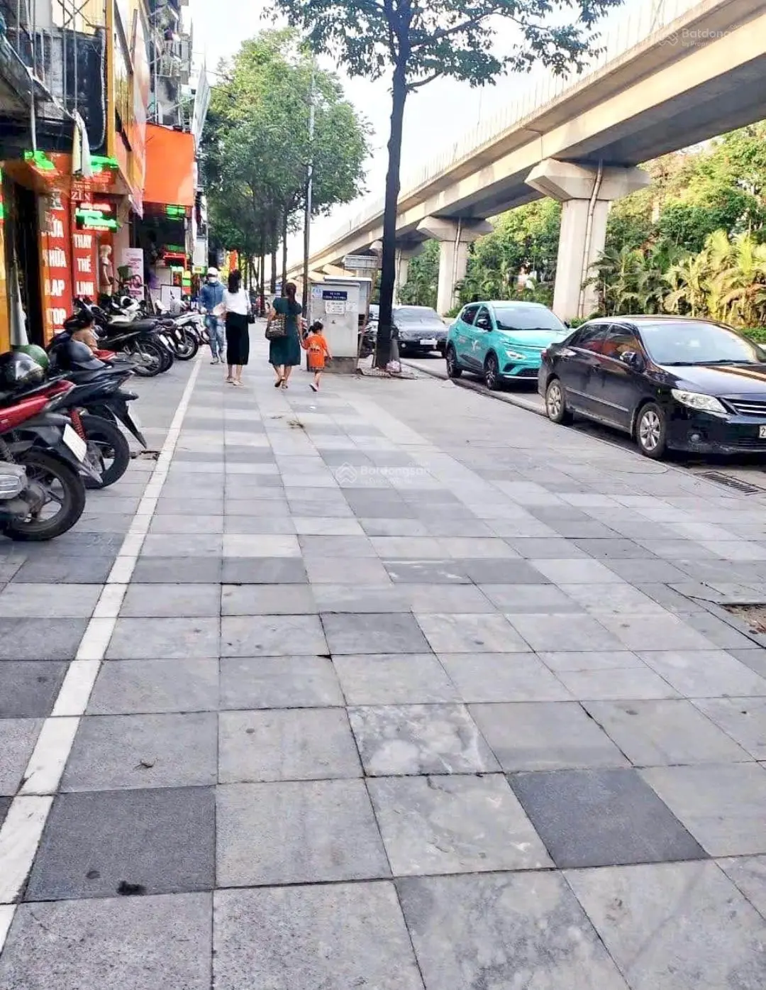 Mặt phố Quang Trung, Hà Đông, 49m, 5T, giá 13.2 tỷ vỉa hè, ôtô tránh kinh doanh. Ô chờ thang máy