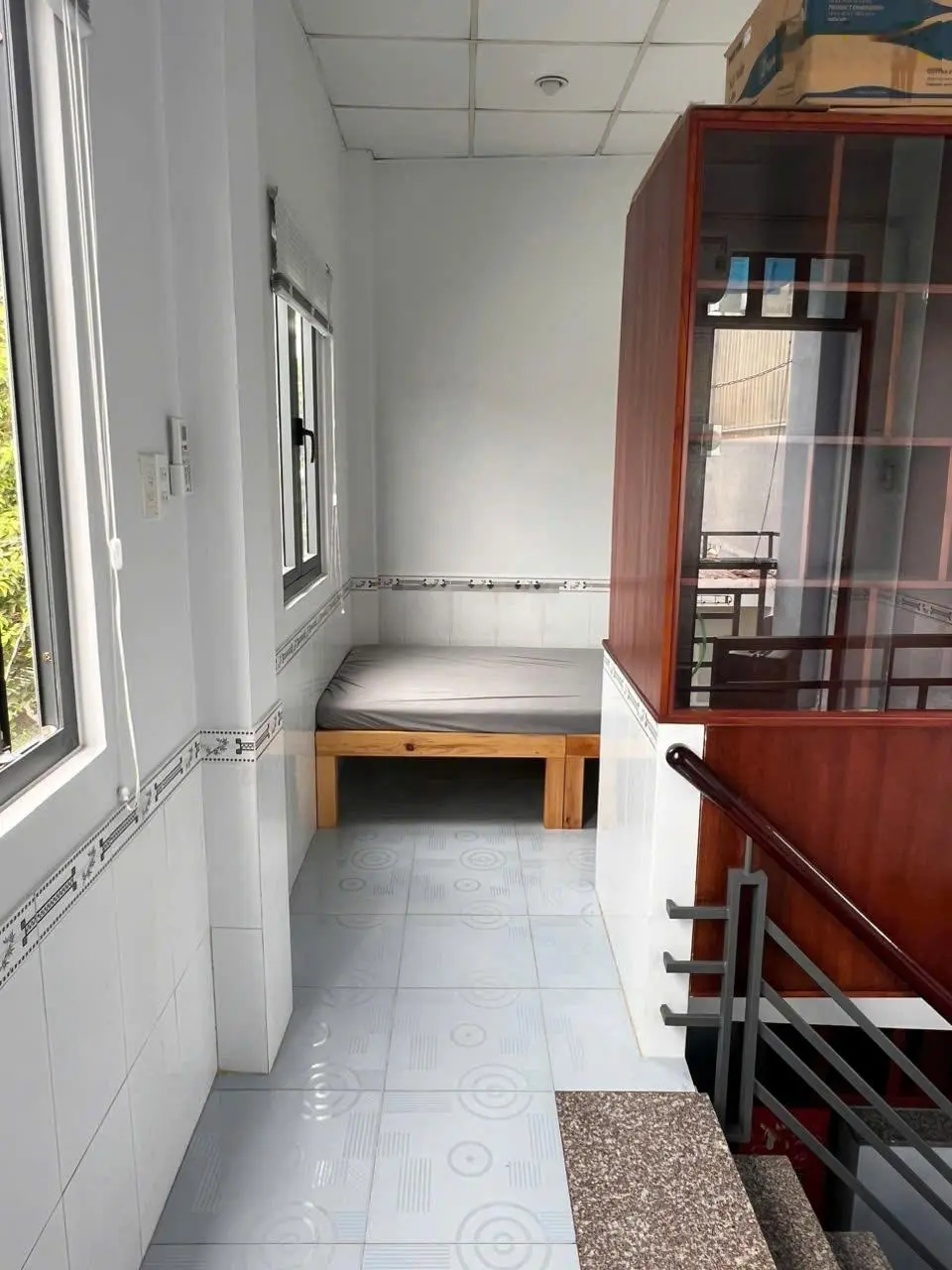 Nhà 1 trệt 2 lầu hẻm đường 40, P. Linh Đông, Thủ Đức DT 20m/2.5 tỷ.