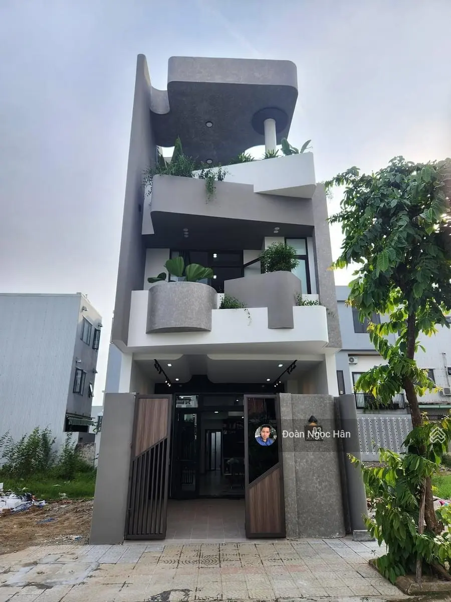 Căn nhà VIP sát biển full nội thất