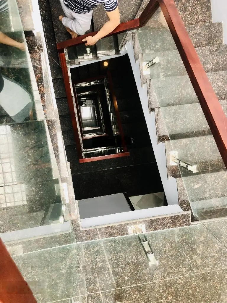 Bán nhà đẹp Hồ Tùng Mậu, view hồ - gara ô tô vỉa hè - thang máy, 74,2 m2, giá 19.5 tỷ