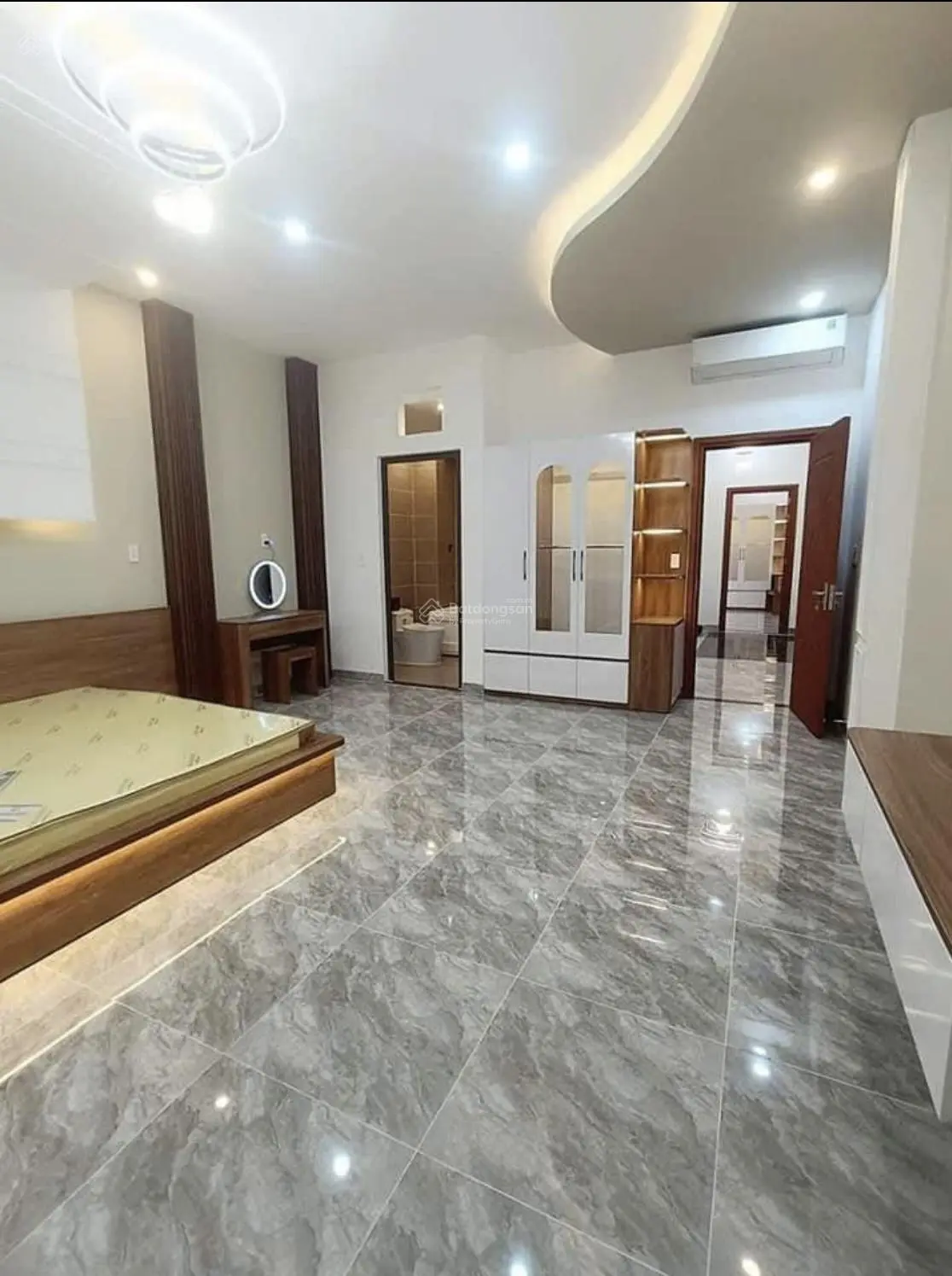 Liên Hệ Ngay! Cần Bán Gấp Nhà Bùi Văn Ba Quận 7, 1 Trệt 2 Lầu, DTSD 174m2 Sổ Hồng, Giá Chỉ 2.89 Tỷ