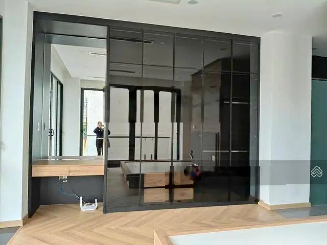 Lô góc mặt tiền Hoàng Diệu Hải Châu Đà Nẵng kẹp kiệt 2.5m-156m2*3 tầng-23.5 tỷ.