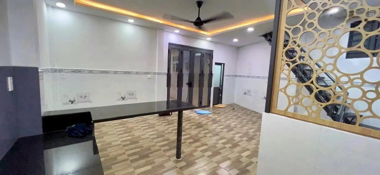 Bán nhà hẻm 48 Nguyễn Thanh Tuyền, DT 7.7 x 5.1m, 1 lầu, giá 4,1 tỷ TL