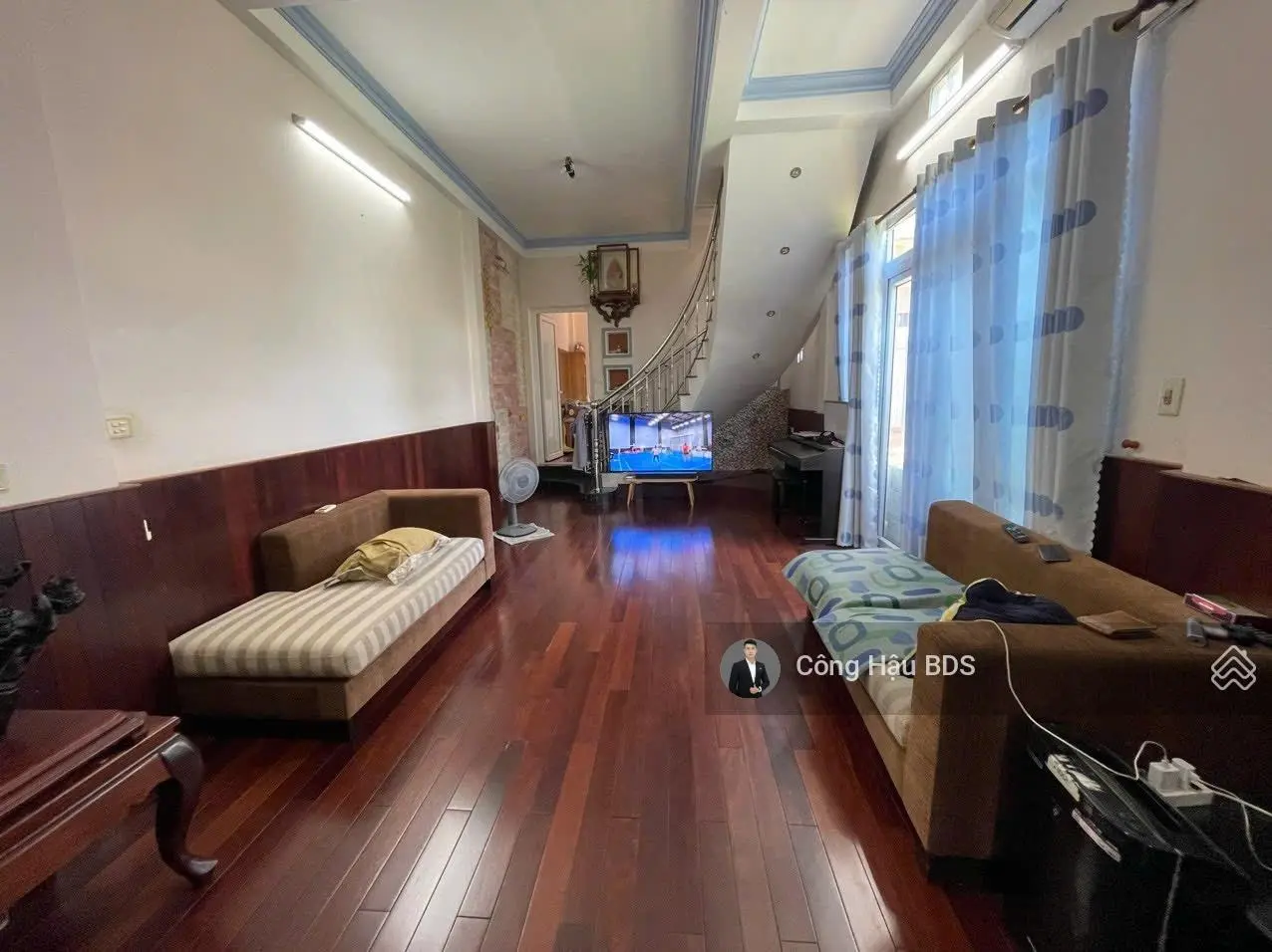 Nhà Lầu Trệt- Sổ Hoàn Công. DT: 106M2. (4x 26.5M). Đường nhựa 5M Thông. Cách QL 1K chỉ 100M.