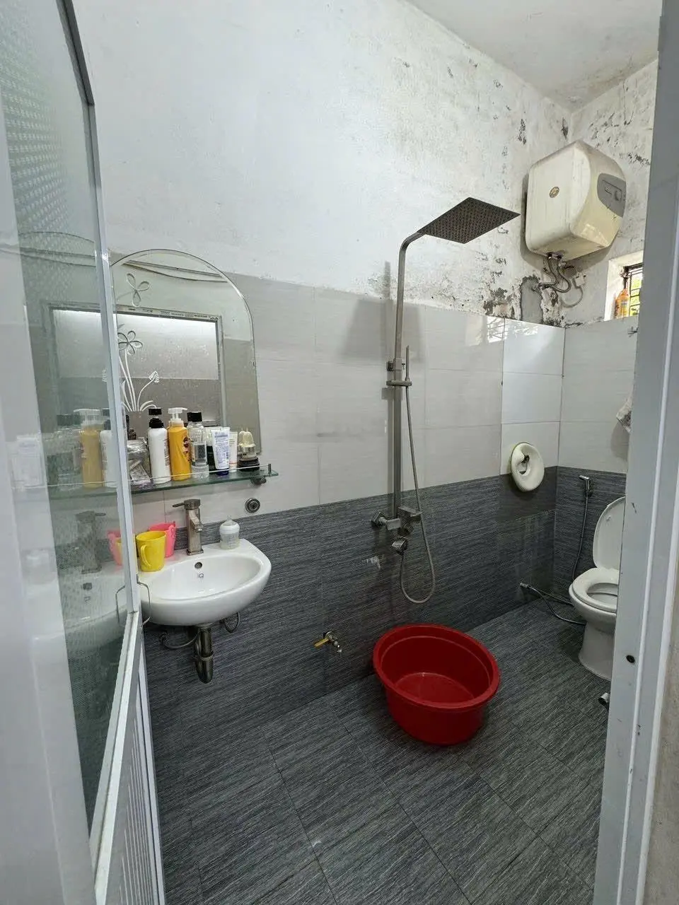 Bán nhà riêng 1,5 tầng - ngõ 223 lý bôn tp thái bình ô tô đỗ cửa