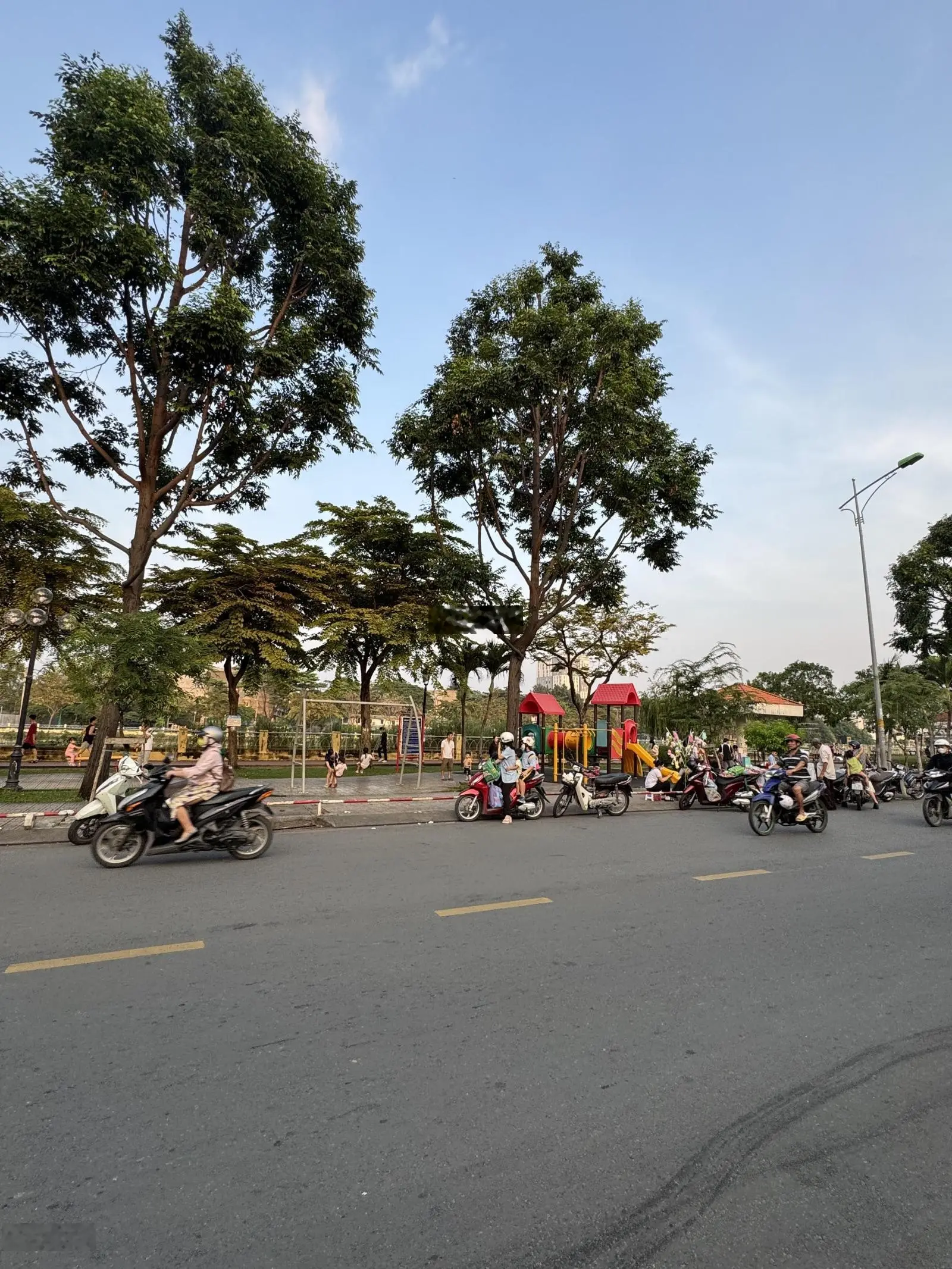 Vip - Bán nhà mặt tiền view sông đường Tầm Vu, Bình Thạnh 4x14m - 3 tầng giá: 13,5 tỷ