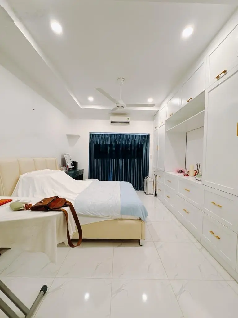 Mặt tiền q4- biệt thự mini - 5 lầu 32m2- ko lộ giới - chỉ 10 tỷ nhỉnh