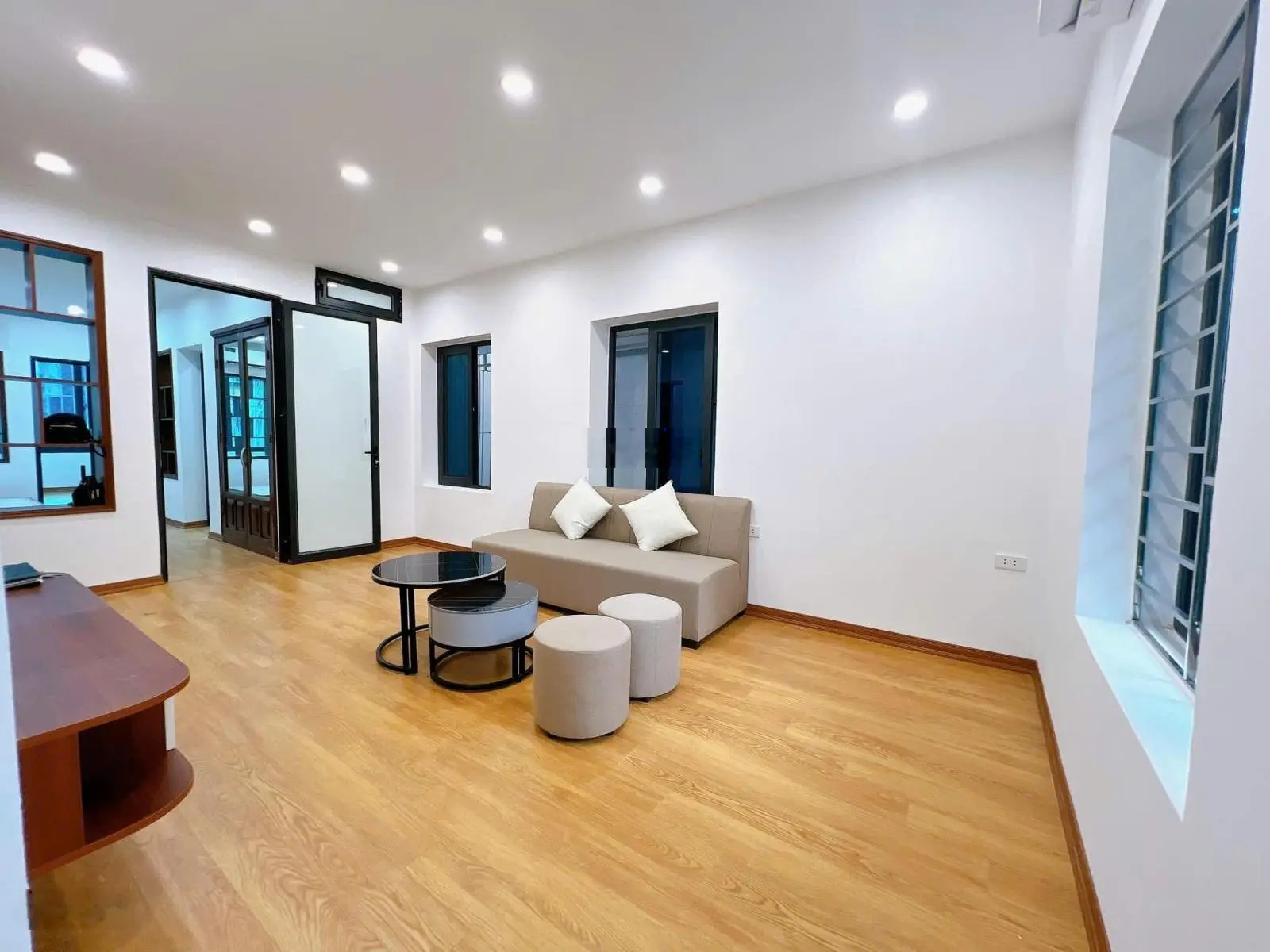 Hiếm! Chỉ 3,78 tỷ tập thể Ngọc Hà, Ba Đình, Lô Góc, gần công viên, sổ to, 100m2, 3pn 2wc nhà đẹp
