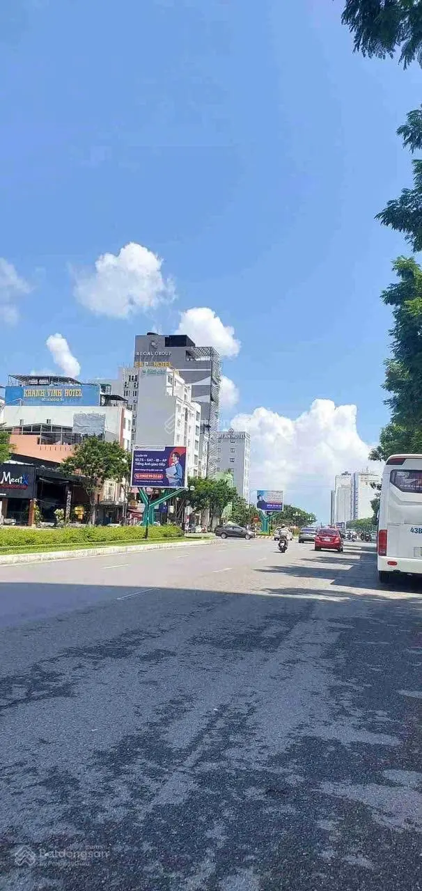 Hàng độc Vị trí trí khỏi bàn 2 lô liền kề mặt tiền đường Võ Văn Kiệt cách biển Mỹ Khê 200m