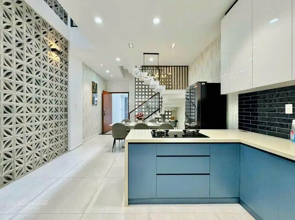 Bán nhà 80m2 Sư Vạn Hạnh, Q10 - Gần Vạn Hạnh Mall. Giá 4 tỷ 850. Xây 1 trệt 2 lầu. Hẻm 6m, sổ riêng