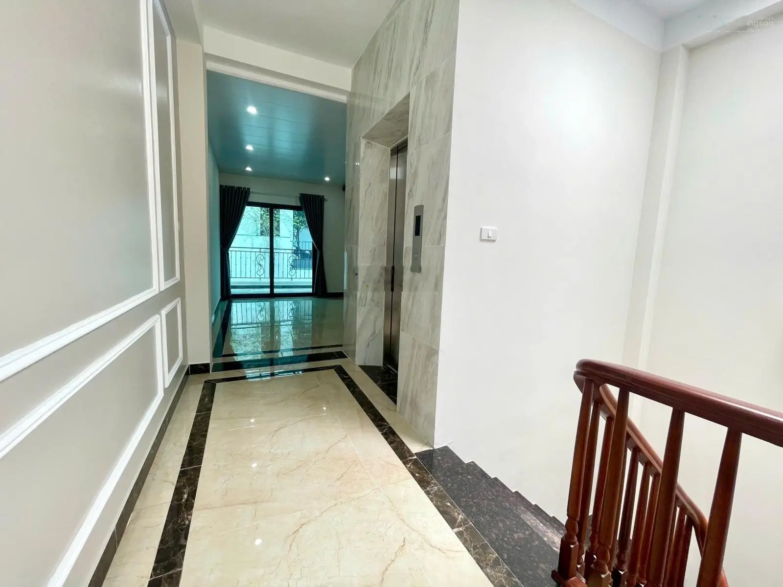 Chỉ 10,5 tỷ có nhà Ngô Thị Sỹ- Vạn Phúc HĐ 5T-38m2 có thang máy oto đỗ cửa sát KĐT Galaxy Vạn Phúc