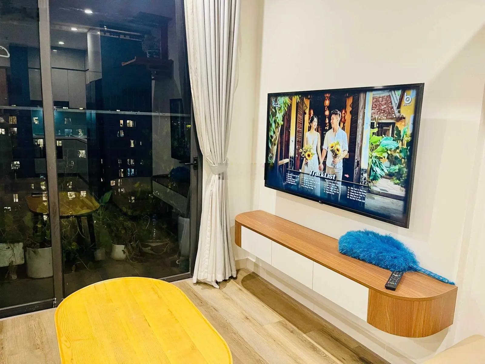 Bán nhanh căn hộ 1+1 ngủ -full nội thất - view đẹp tầng trung Vinhomes Ocean Park