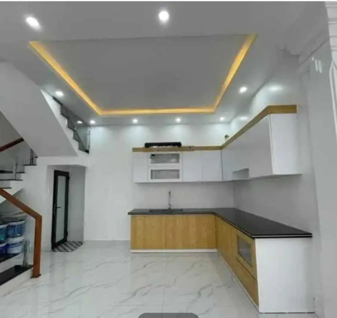 Giảm 1tỷ .nhà mặt tiền Hoàng Diệu nối DS.nhà 2 tầng _ ngang 6m._Diện tích :140 m2