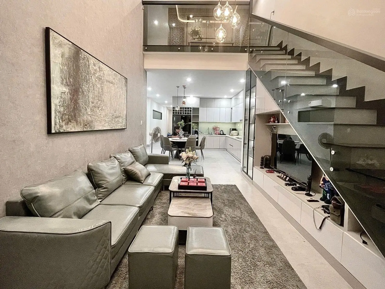 Cần vốn bán nhà 1 trệt, 1 lầu MT Hồ Ngọc Lãm Bình Tân, 95m2 GIÁ 2TY6( còn bớt lộc)