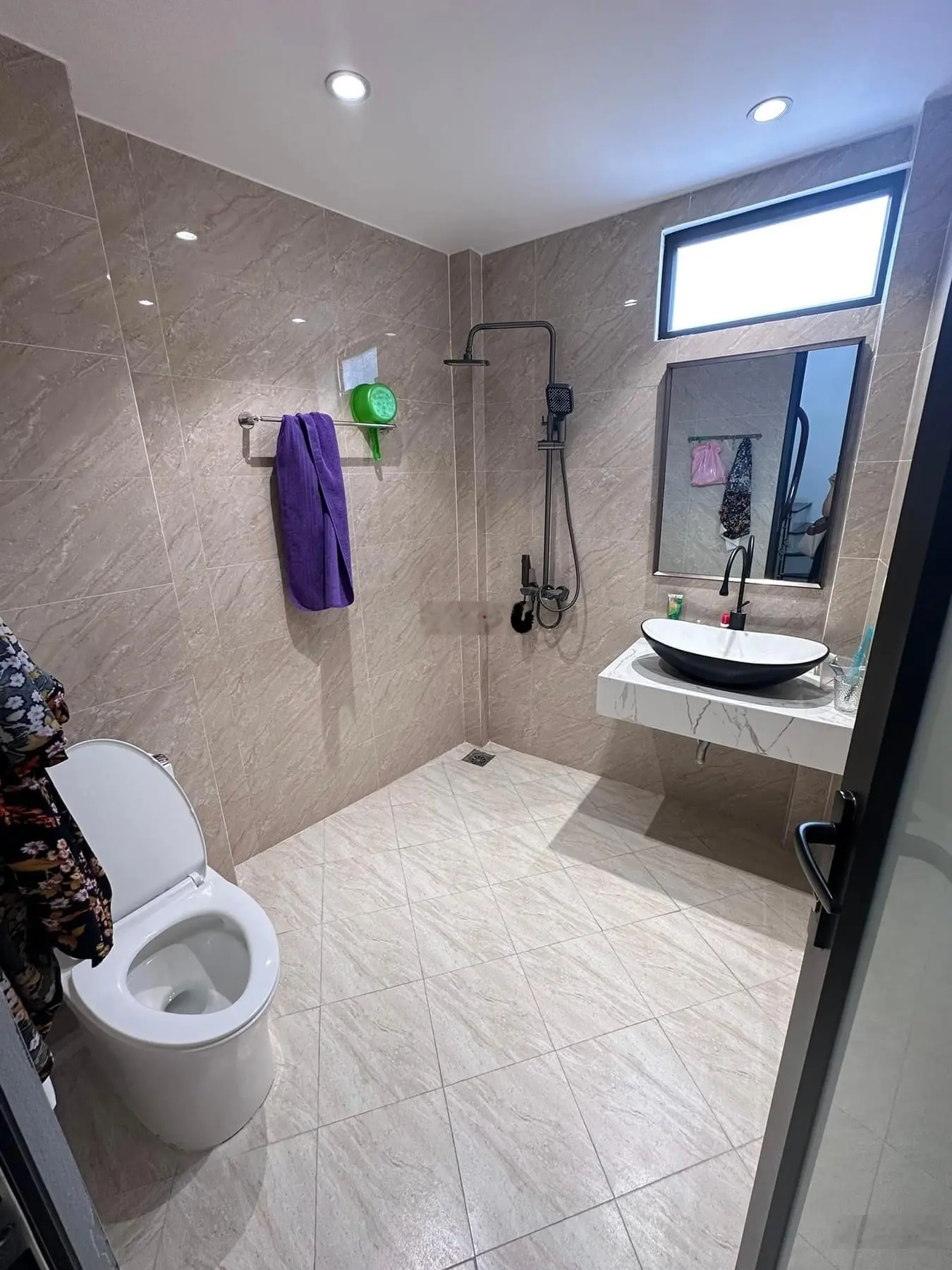 Bán gấp nhà VĂN CAO - BA ĐÌNH - HÀ NỘI, DT: 30m2 x 5 Tầng - MT: 3m/ Giá : 5,7 Tỷ