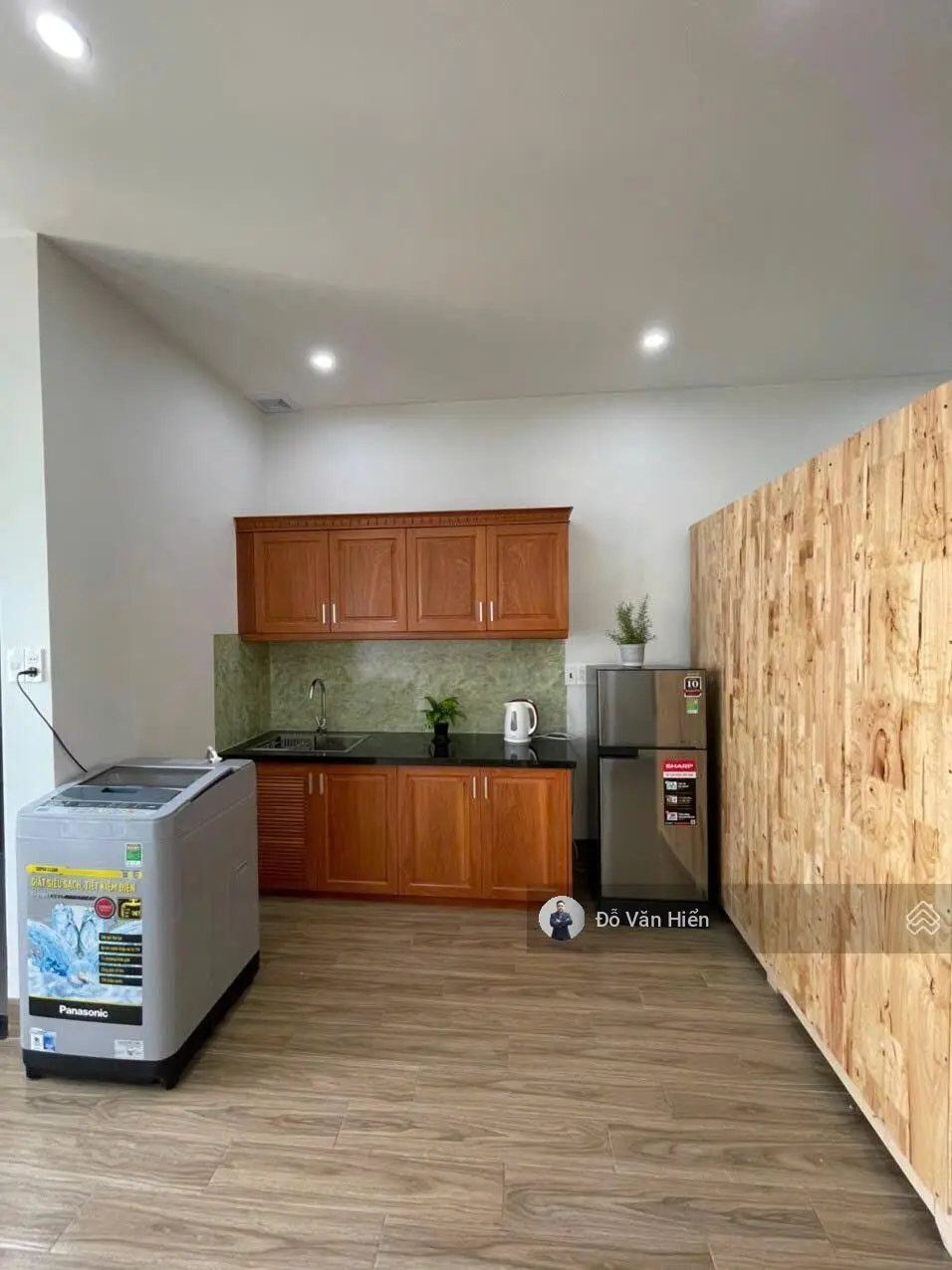 Tòa căn hộ sát phan tứ, mới xây dựng, chỉ cách biển 200 mét