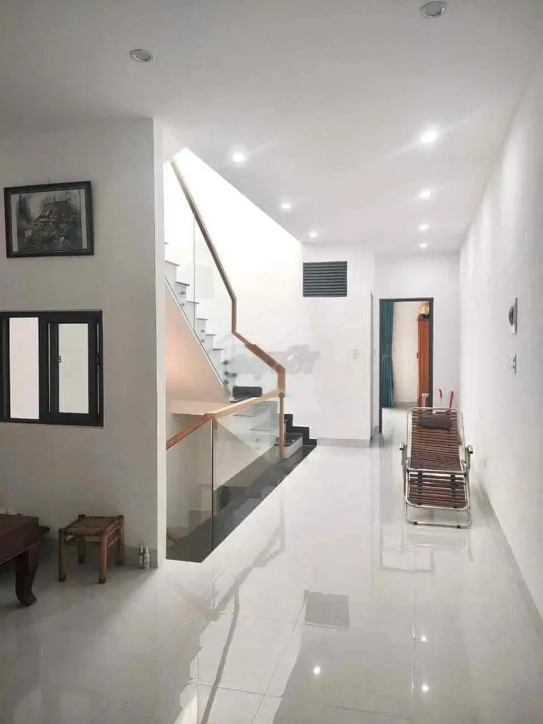 nhà mt 94,6m2. 3pn,4wc, hướng đông nam, đường thế lữ an hải bắc