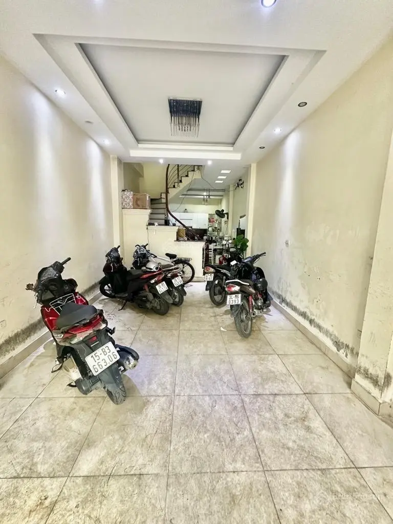 Bán nhà Trần Đại Nghĩa, trước nhà ô tô tránh, ngõ thông kinh doanh, 50m2 x 4 tầng. Giá chỉ 9,9 tỷ