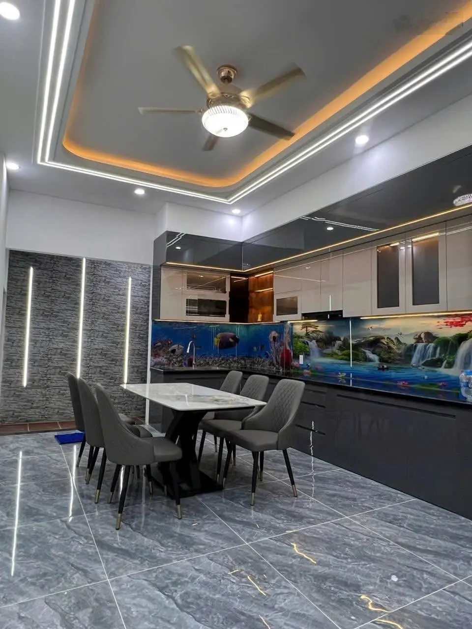 NHÀ PHỐ HIỆN ĐẠI ĐẸP LONG LANH CÓ 4Pn 4 WC - Kdc Hiện Đại . Phù Hợp Cho Gia Đình Đông Thành Viên