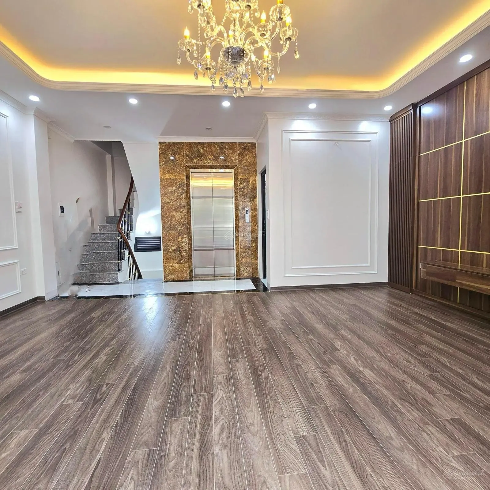 Ngõ 38 Xuân La, Tây Hồ 55m2 - 6T Thang máy, Nhà mới, Gần phố, Chợ, Sát ô tô, Ngõ thông. Chỉ 11.3 Tỷ