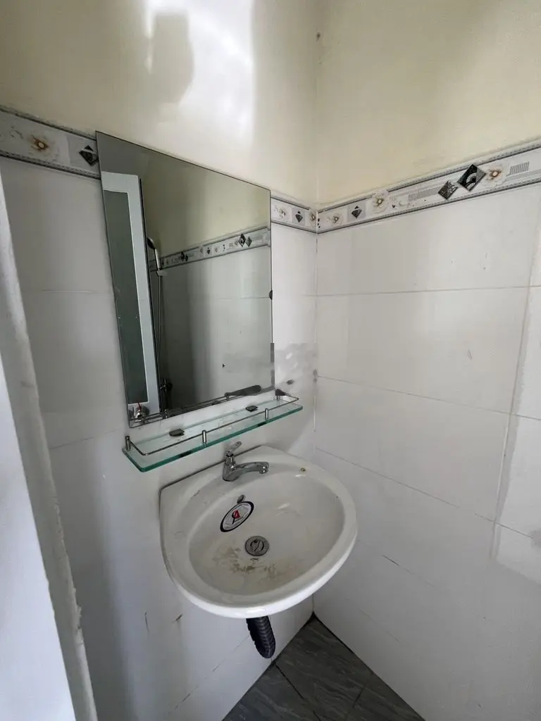 Căn 2 mặt tiền lộ 12m, cách chợ 50m - nhà cao cấp