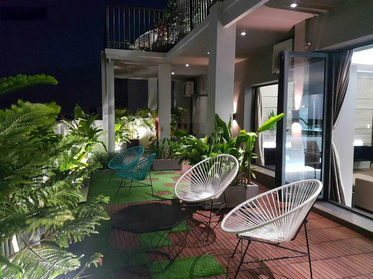 Bán căn hộ sân vườn Riverside Residence sân vườn giá rẻ DT 195m2 giá 10 tỷ liên hệ: 0912 976 ***