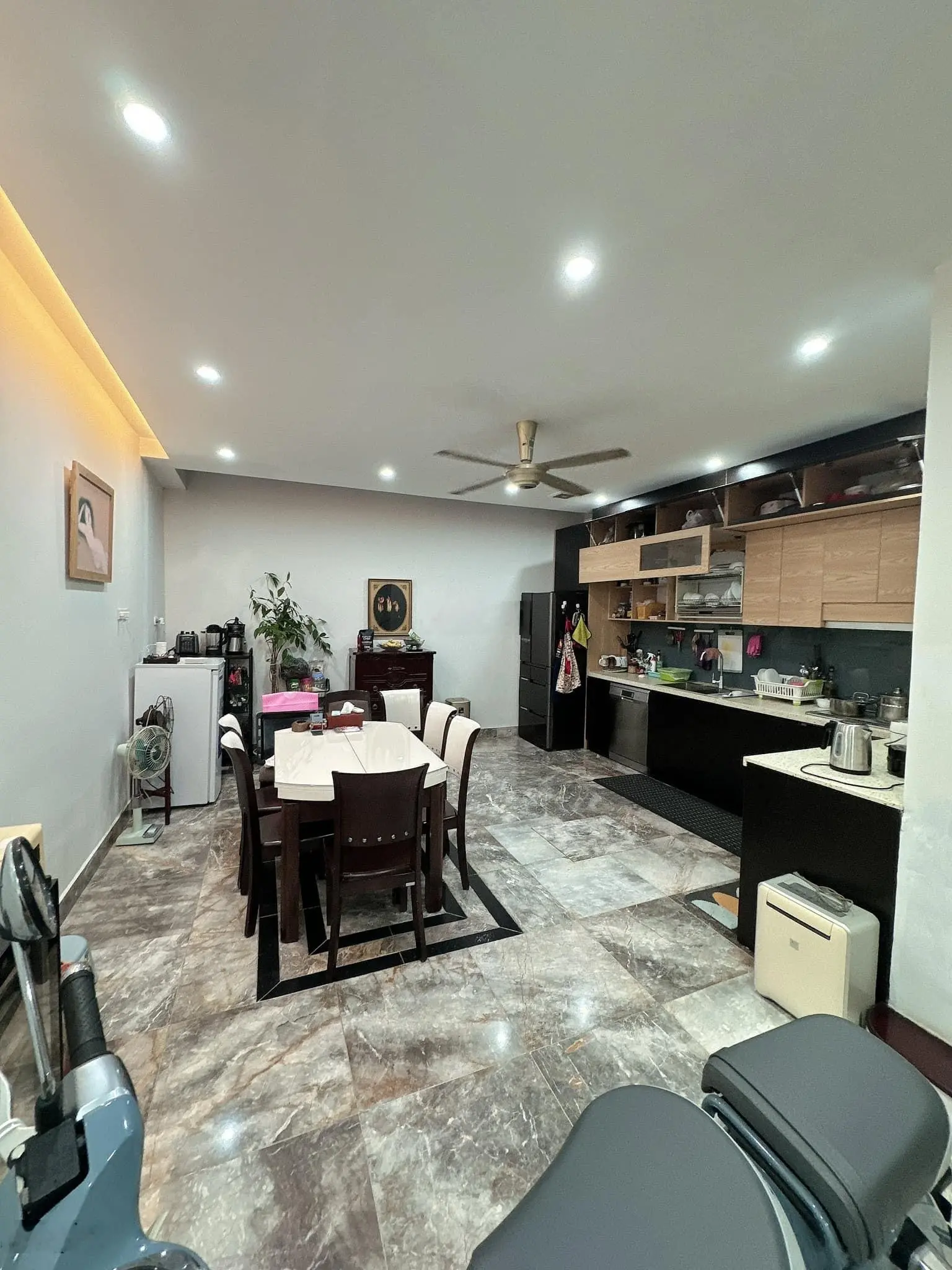 Vip Hiếm Biệt Thự Liền Kề Ô Tô Đỗ Thoải Mái 70m2 4 tầng 25 tỷ mặt tiền 5.5m sổ đỏ vuông đét
