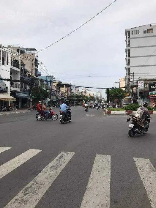 Nhà mt đường chính 25m huỳnh tấn phát q7 64m2 4 tầng kdbb đa ngành nghề d.thu 30/th. chỉ 11 tỷ