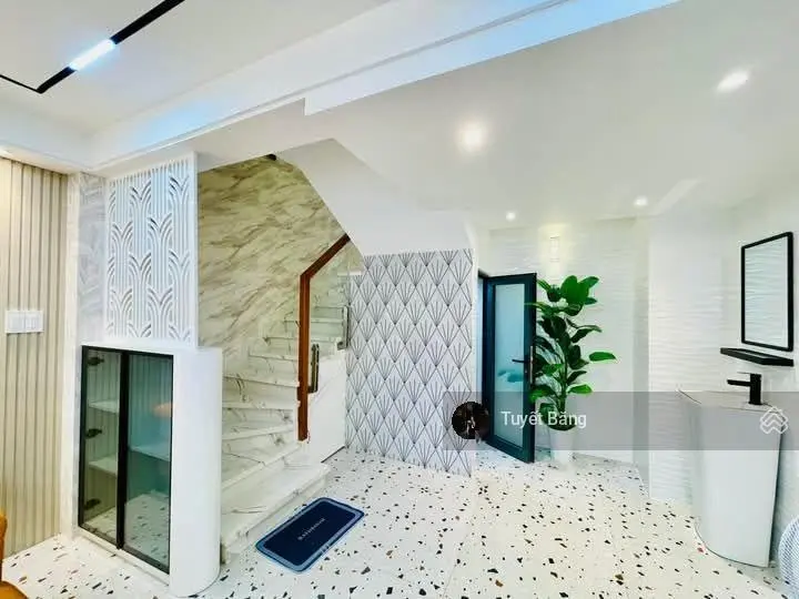 Nhà đẹp giá rẻ ngay đường Hoàng Hữu Nam,Long Thạnh Mỹ,Quận 9.Gía chỉ 3 tỷ 2.Gần Golf Thủ Đức