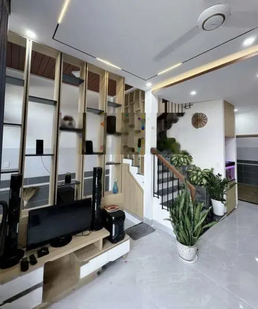 Bán gấp nhà Hoàng Hoa Thám, P.12, Tân Bình. DT 44m2. SHR, pháp lí chuẩn. giá 2,25 tỷ