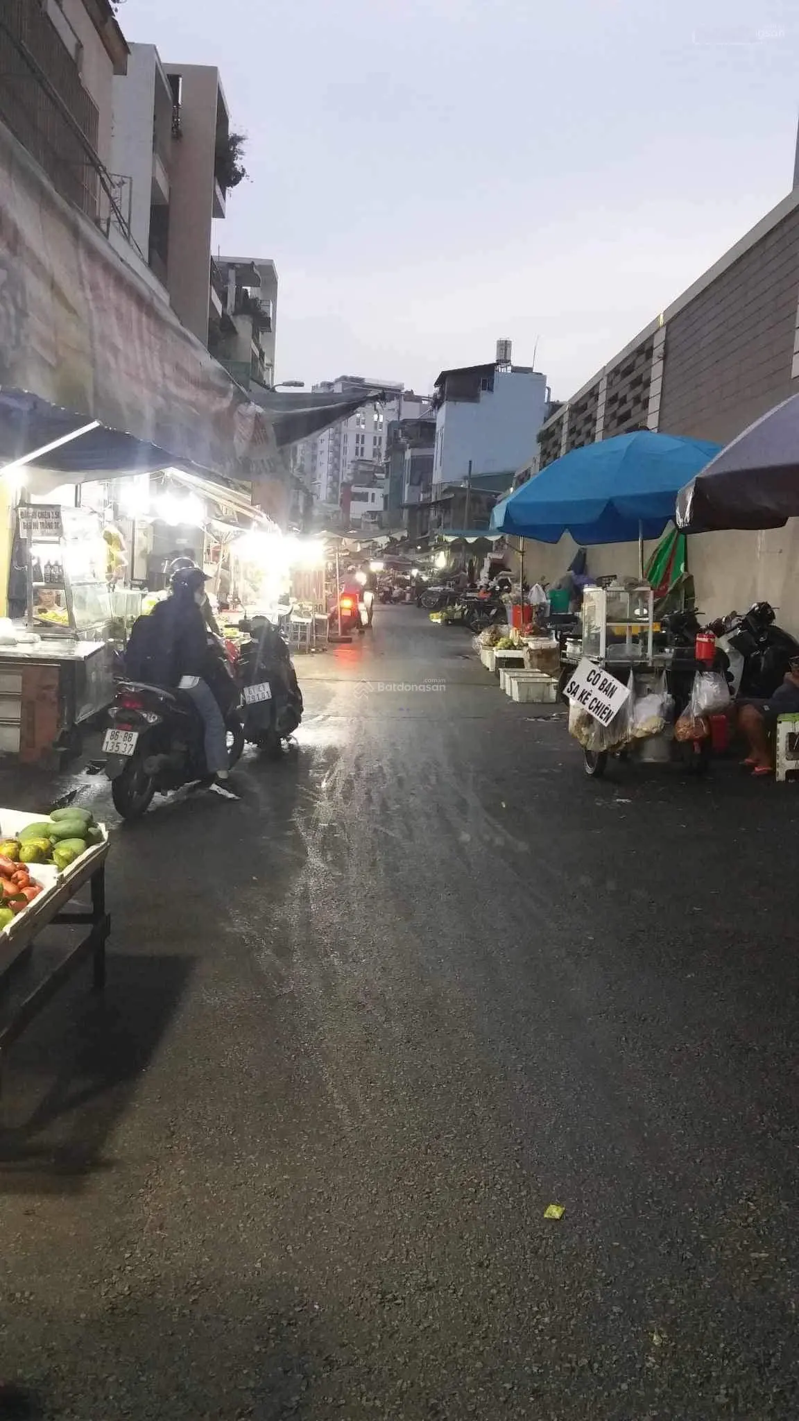 NHÀ giá quá rẻ MẶT TIỀN CHỢ VĂN THÁNH 4 x 15.4m, 3 tầng, 2 tấm đúc, đường 10m có lề. Hơn 11 tỷ