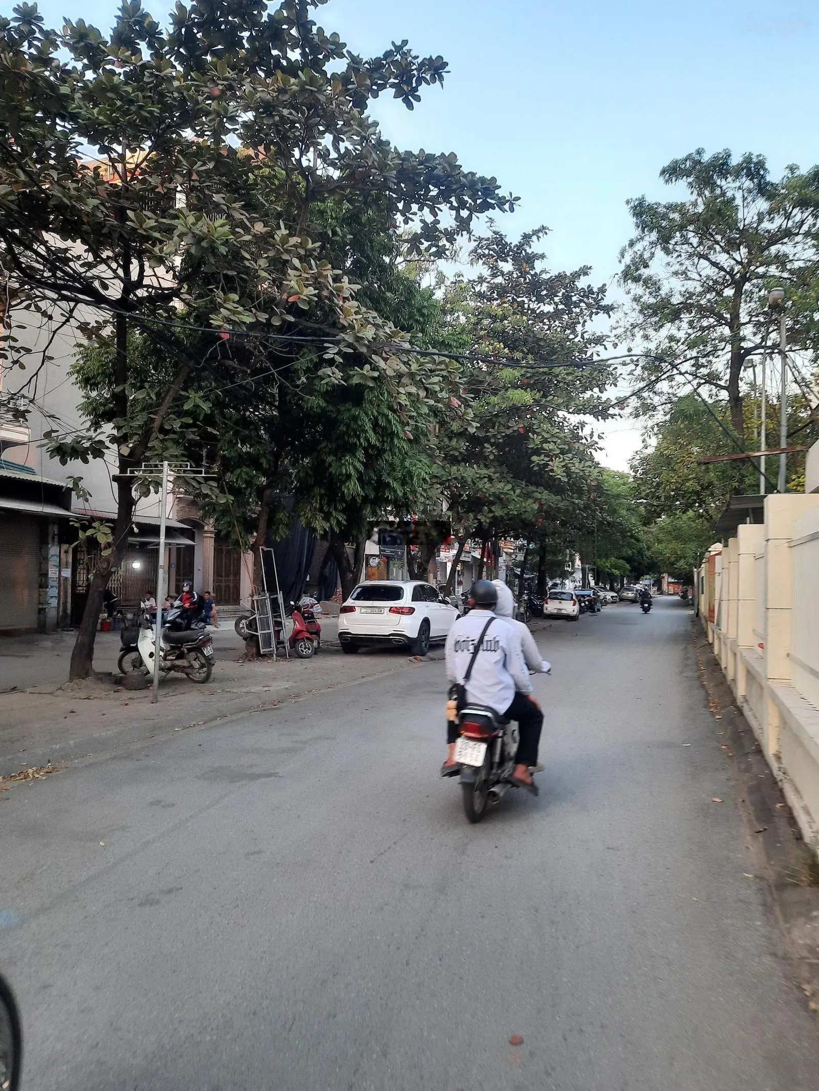 Siêu hiếm bán nhà phố Cầu Diễn, 100m2, 3 tầng, mặt tiền 4.8m, đường 2 làn xe, ô tô tải tránh, KD