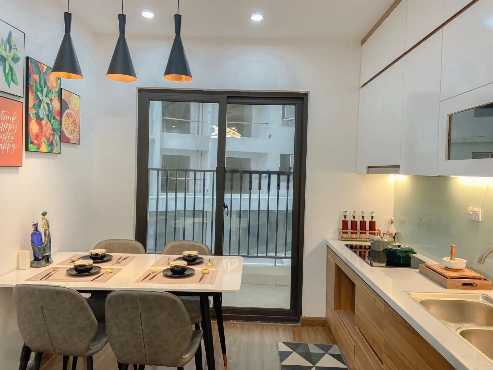 Bán căn hộ 2PN DT 70,2m2 giá 1 tỷ663 triệu tại trung tâm TP Thái Nguyên, sẵn HĐ thuê 200tr/ 2 năm
