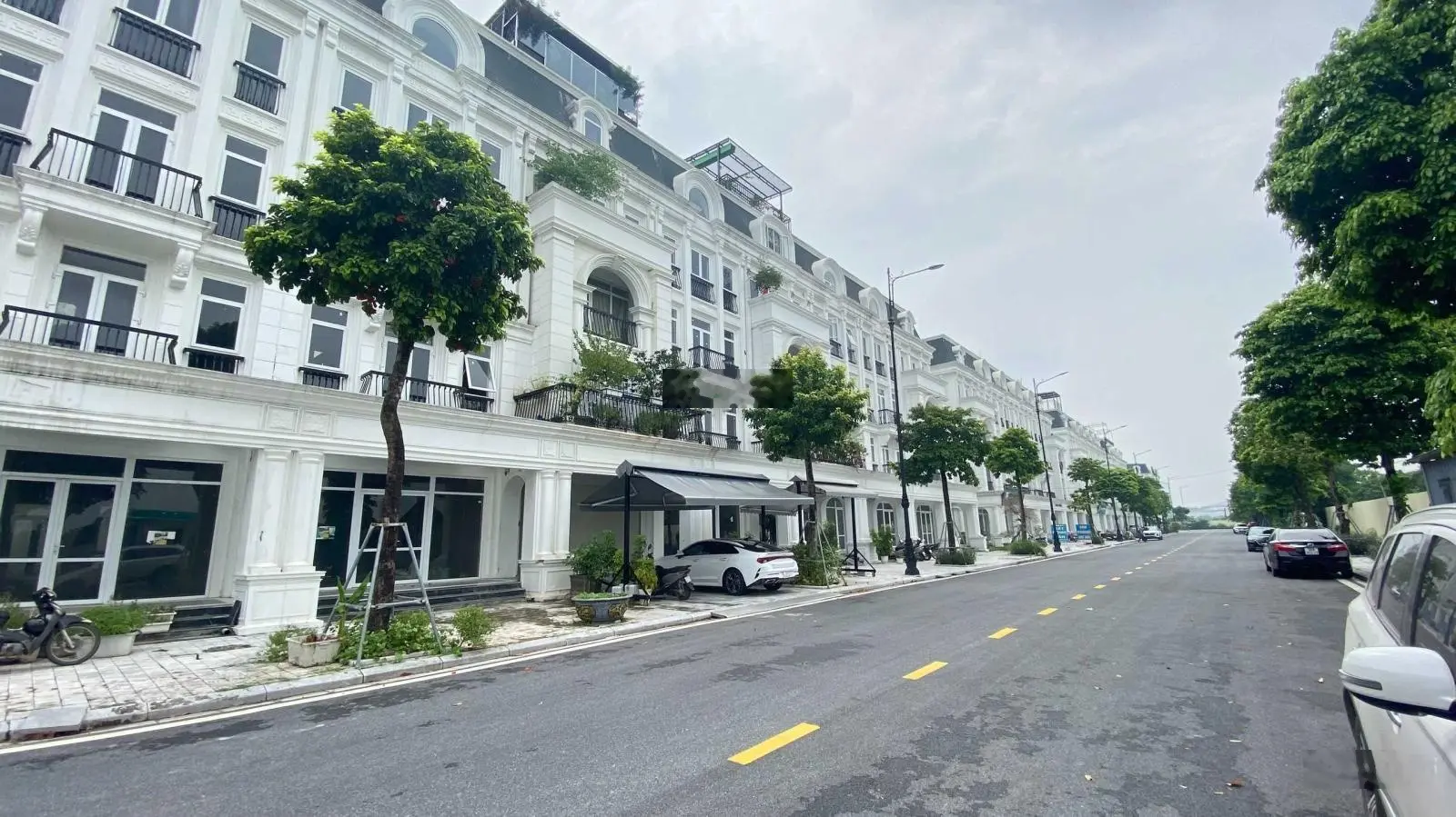Cần bán nhanh căn Góc Shophouse đường 21,5m Louis City Đại Mỗ liên hệ: 0988 000 ***