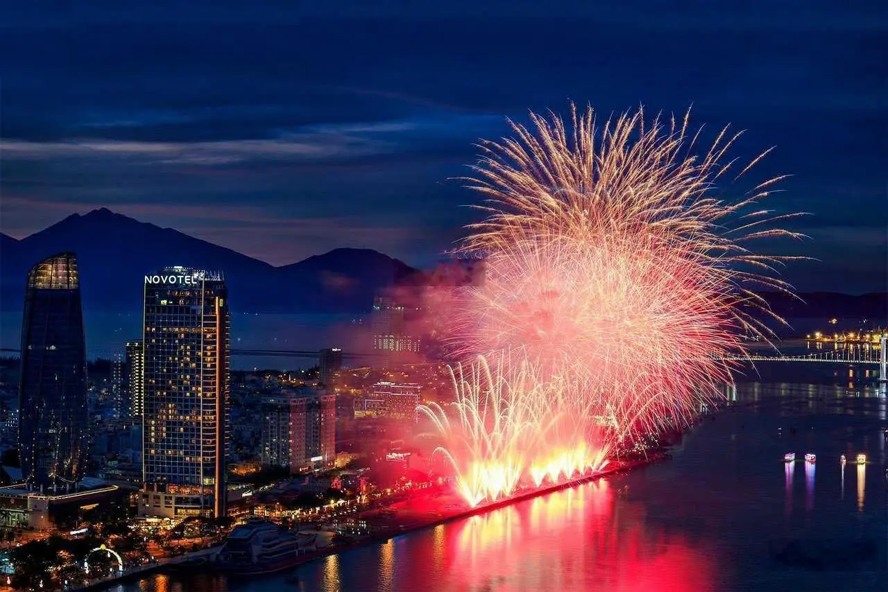 Căn 2 PN tầng cao Sun Symphony giá chỉ 4,5 tỷ view sông Hàn, tầm nhìn pháo hoa, CK lên đến 20%