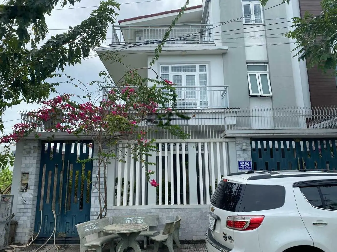 Kẹt tiền bán căn song lập Hưng Phú 1 gần Global City 10x17.5m sổ sẵn nhà xây đẹp, kiên cố