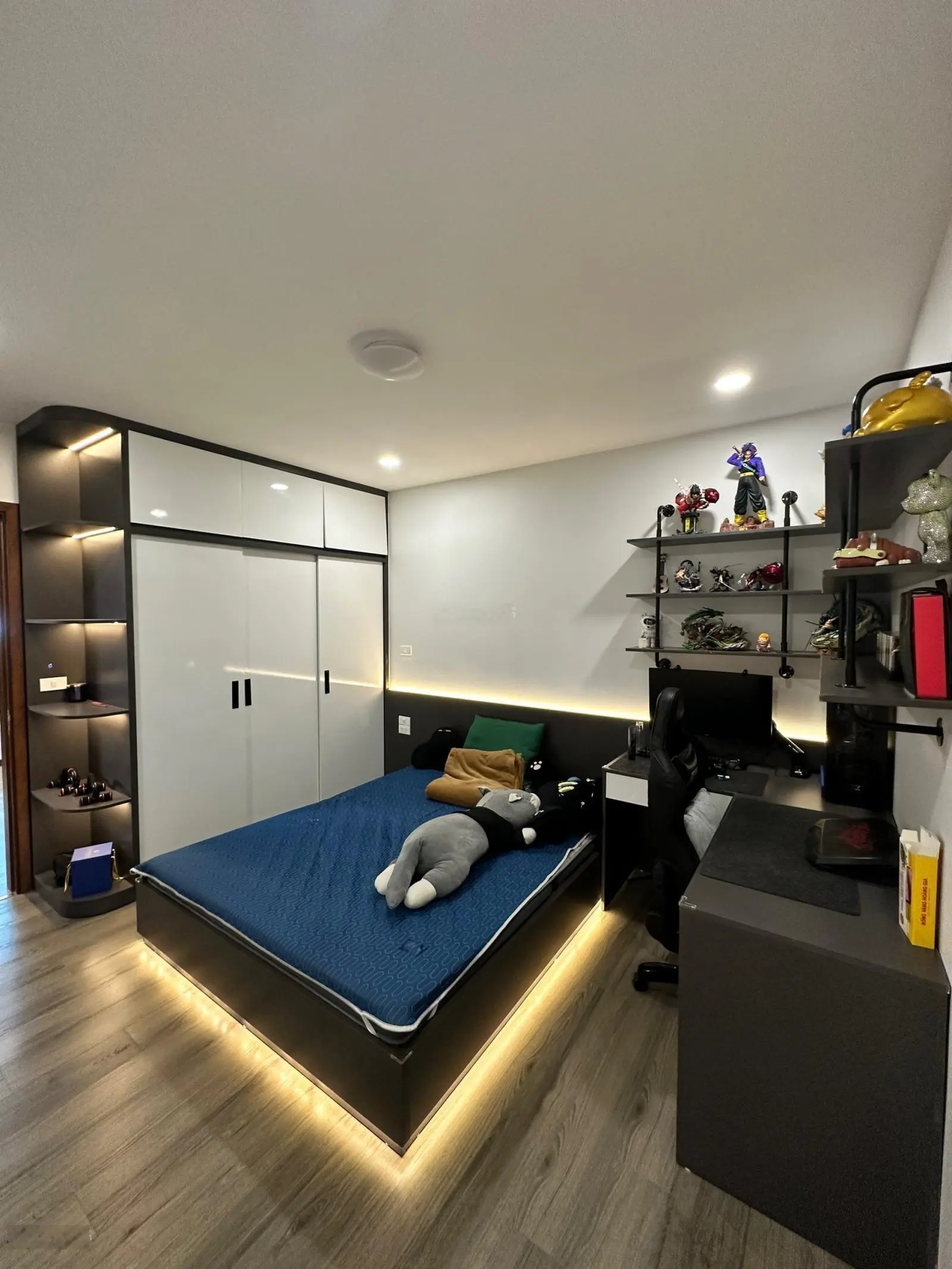 Chính chủ cần bán căn 2 ngủ Imperia Garden, diện tích 75 m2, giá nét 5,5 tỷ, sẵn sổ full nội thất