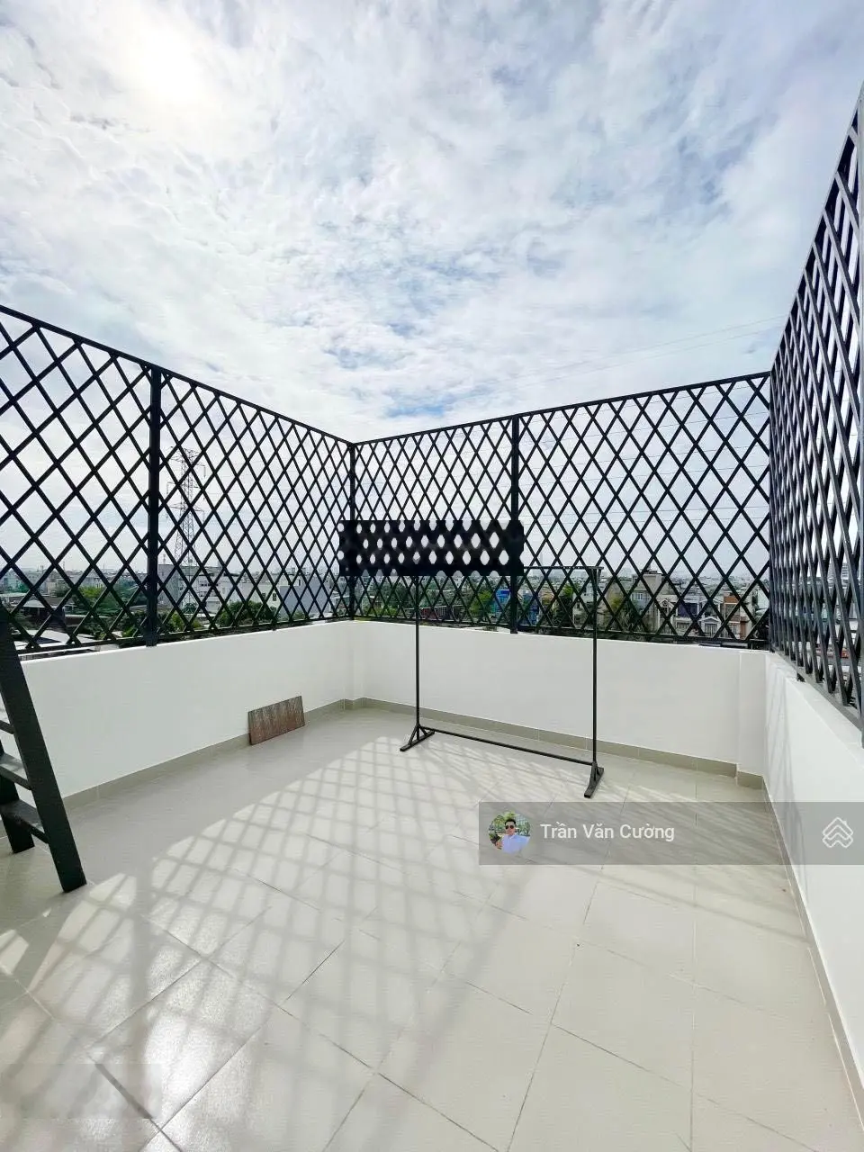 Nhà siêu đẹp ở ngay 4,5 tầng, sân trước rộng rãi, tặng full nội thất, Thủ Đức, nhỉnh 10 tỷ
