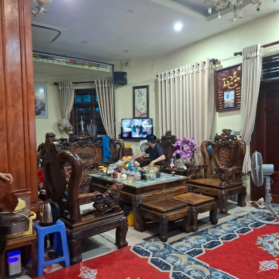 Bán liền kề cạnh bv phương đông, cổ nhuế 2. 90 m2, 5 t, lô góc, kinh doamh sầm uất. giá 24 tỷ