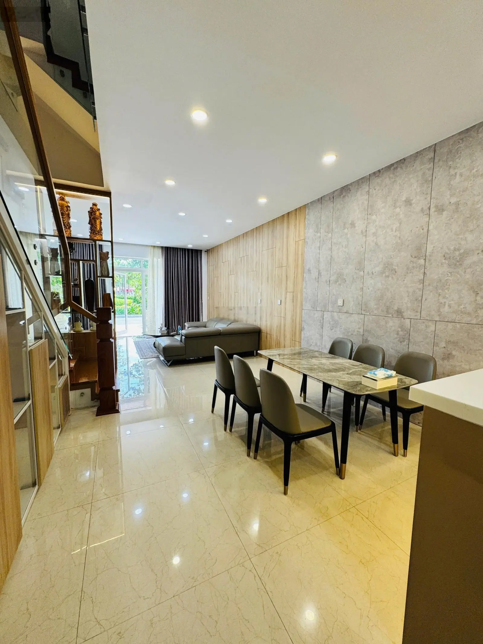Bán căn đối diện hồ bơi gói 8 Capella Nha Trang, nội thất đẹp chỉ 7.2 tỷ (Rẻ nhất thị trường)