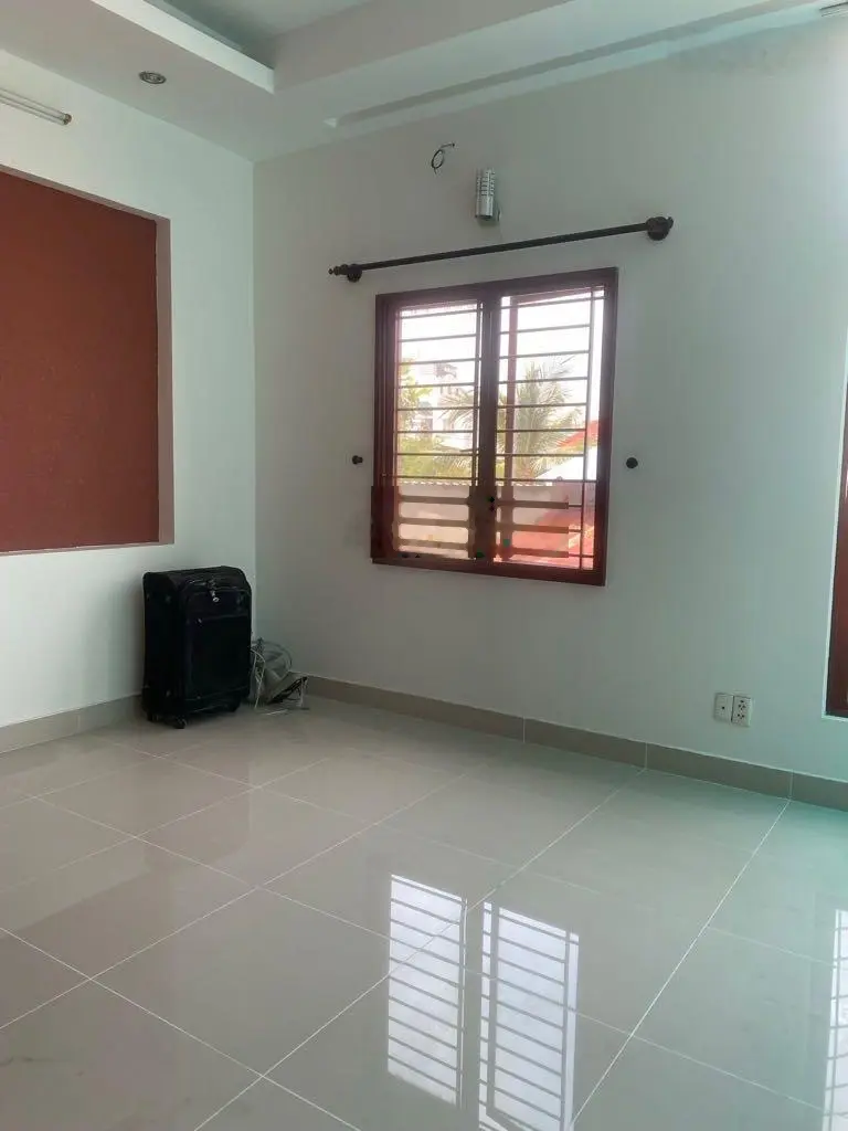 Ngay trung tâm Quận 7 - kết cấu 3 tầng - ô tô đổ cửa - hẻm 30 Lâm Văn Bền