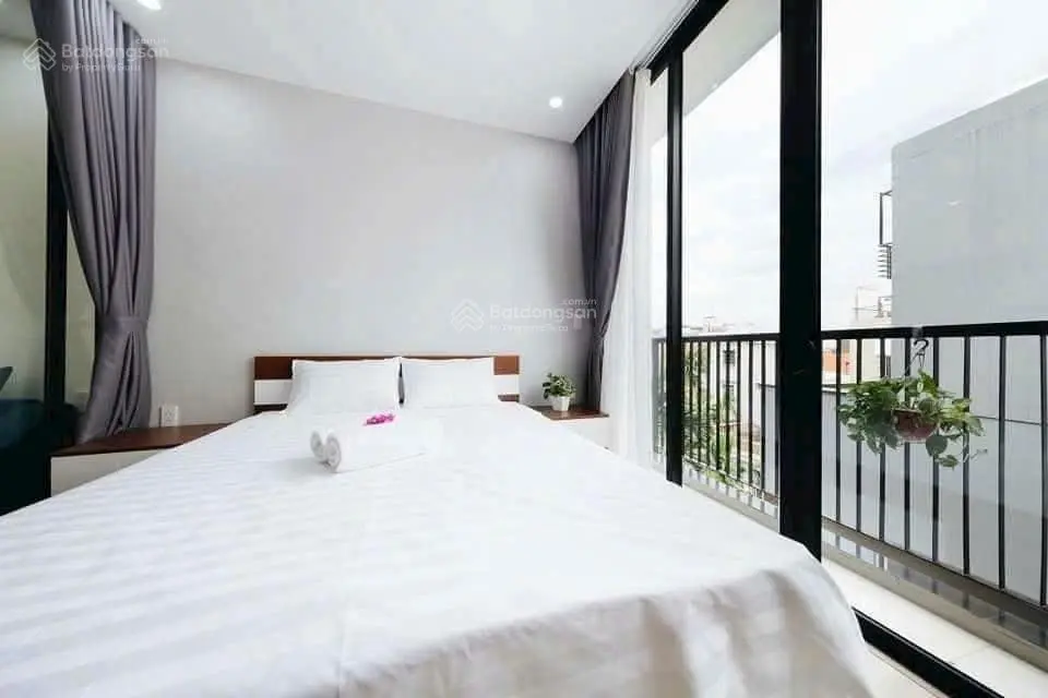 Bán tòa căn hộ 6 tầng 2 mặt ngõ trung tâm nghi tàm doanh thu ổn định: 0972853966