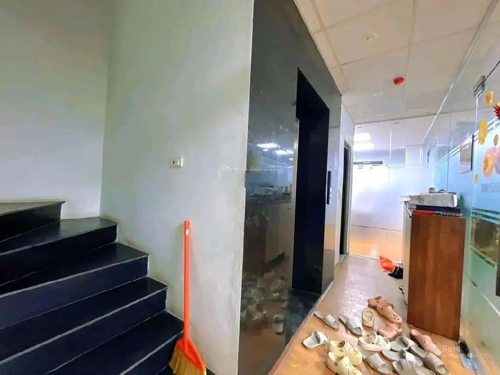 Toà nhà Lê Văn Lương Thanh Xuân lô góc, thang máy, vỉa hè, ô tô tránh, đầy đủ giấy phép KD và PCCC