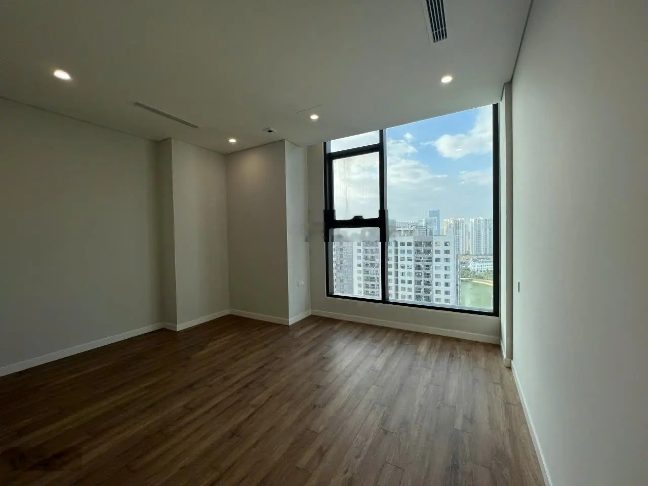 Bán căn hộ cao cấp siêu hiếm bán tại the legend tower 109 nguyễn tuân, căn hộ 182m2 hướng siêu mát.