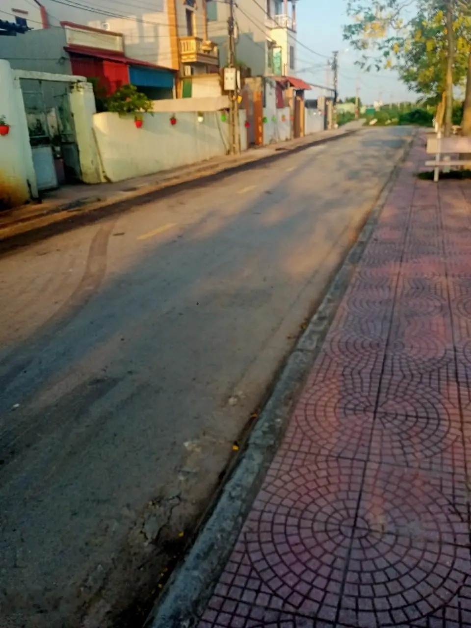 BÁN ĐẤT KIM SƠN, TRỤC CHÍNH, KINH DOANH, 50M2, M4M, GIÁ 40 TR/M2, ĐƯỜNG 5M, LH: 0967 838 ***
